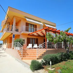  Apartment Mareta